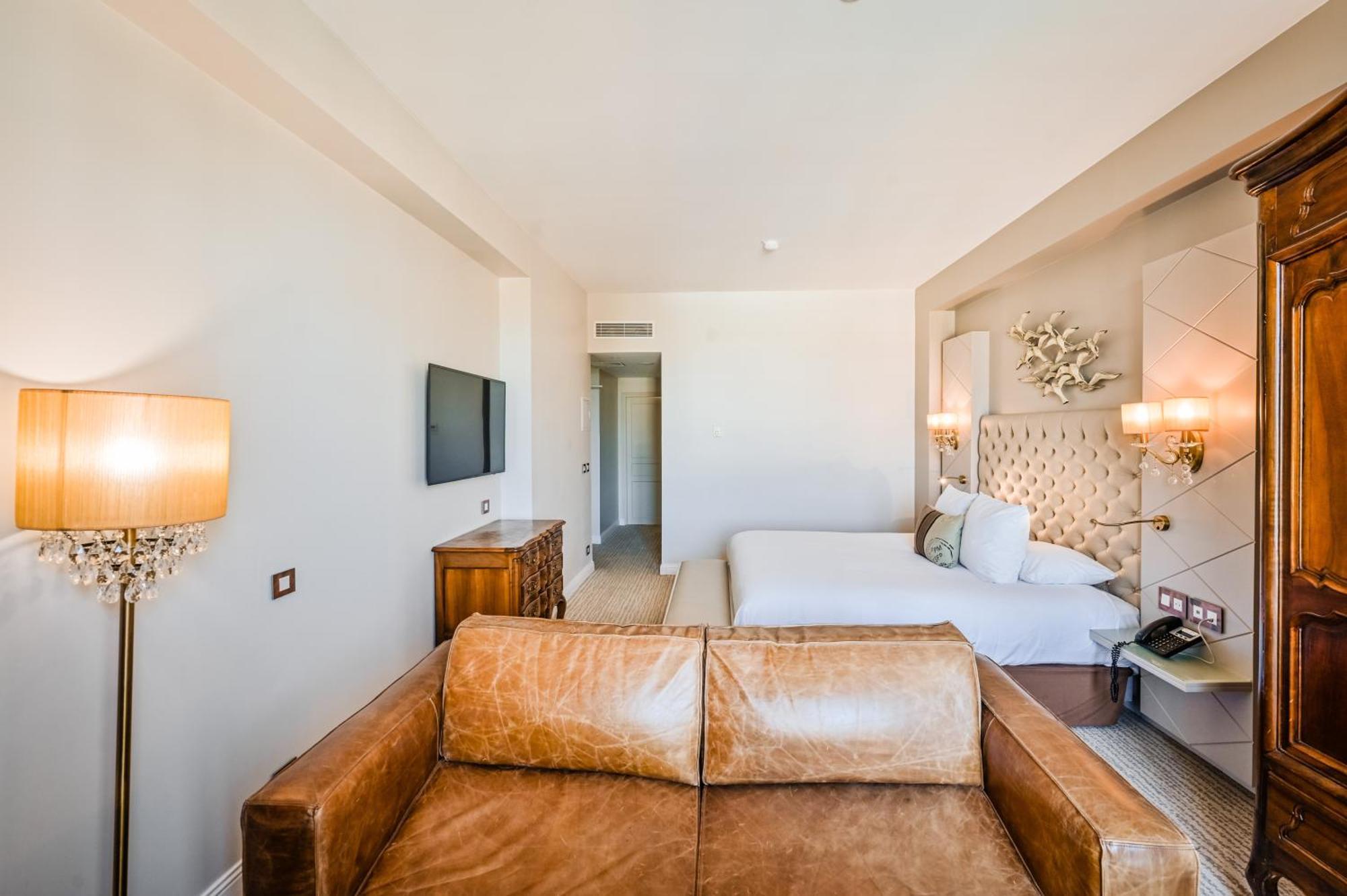 Grand Hotel Des Sablettes Plage, Curio Collection By Hilton La Seyne-sur-Mer Εξωτερικό φωτογραφία