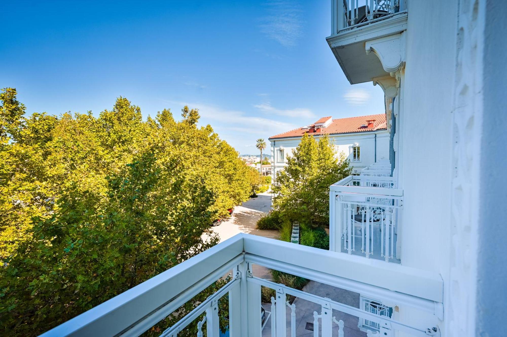 Grand Hotel Des Sablettes Plage, Curio Collection By Hilton La Seyne-sur-Mer Εξωτερικό φωτογραφία