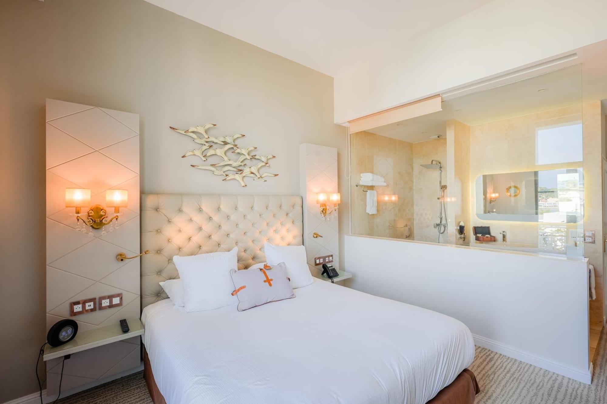 Grand Hotel Des Sablettes Plage, Curio Collection By Hilton La Seyne-sur-Mer Εξωτερικό φωτογραφία