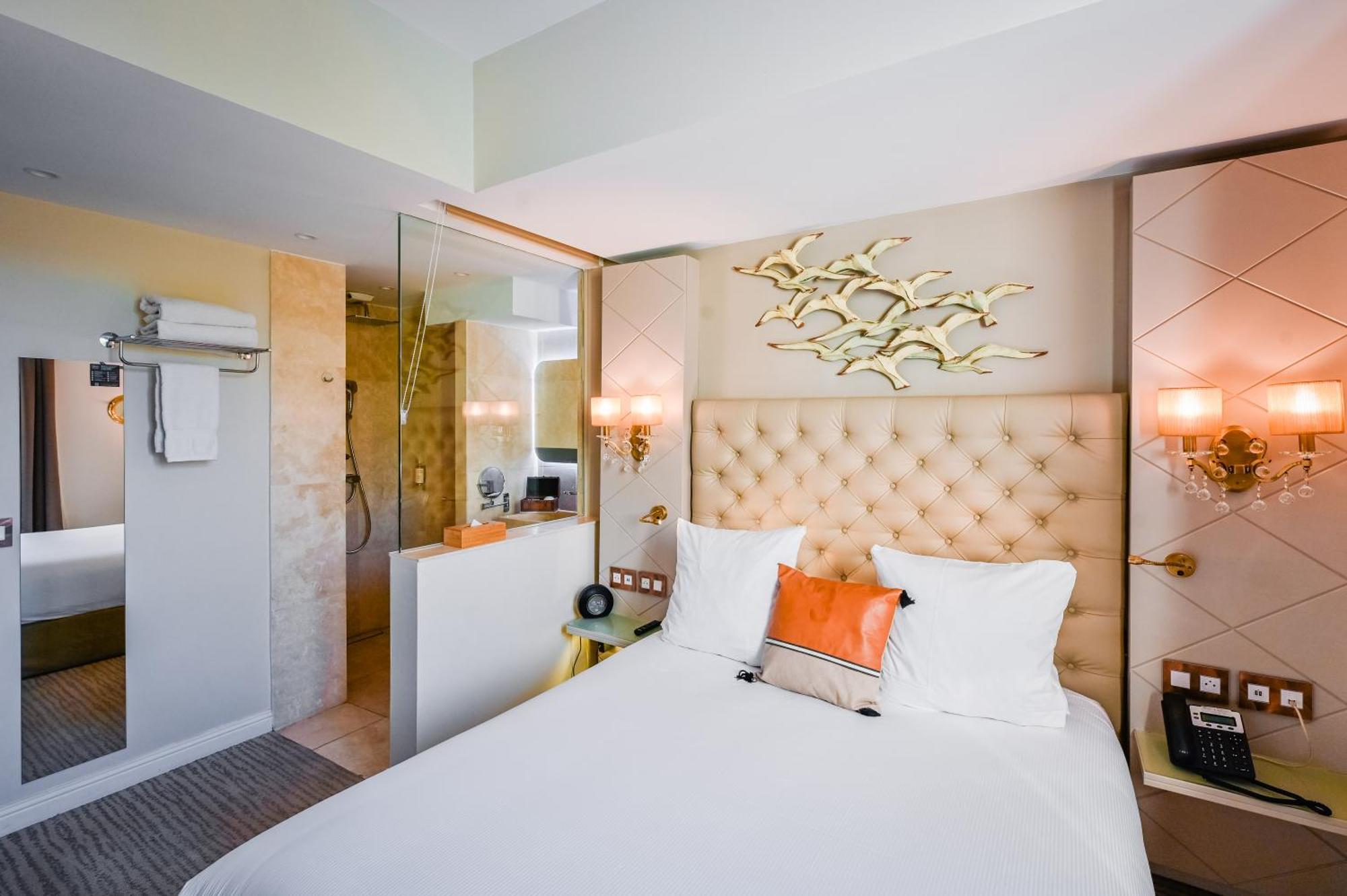 Grand Hotel Des Sablettes Plage, Curio Collection By Hilton La Seyne-sur-Mer Εξωτερικό φωτογραφία