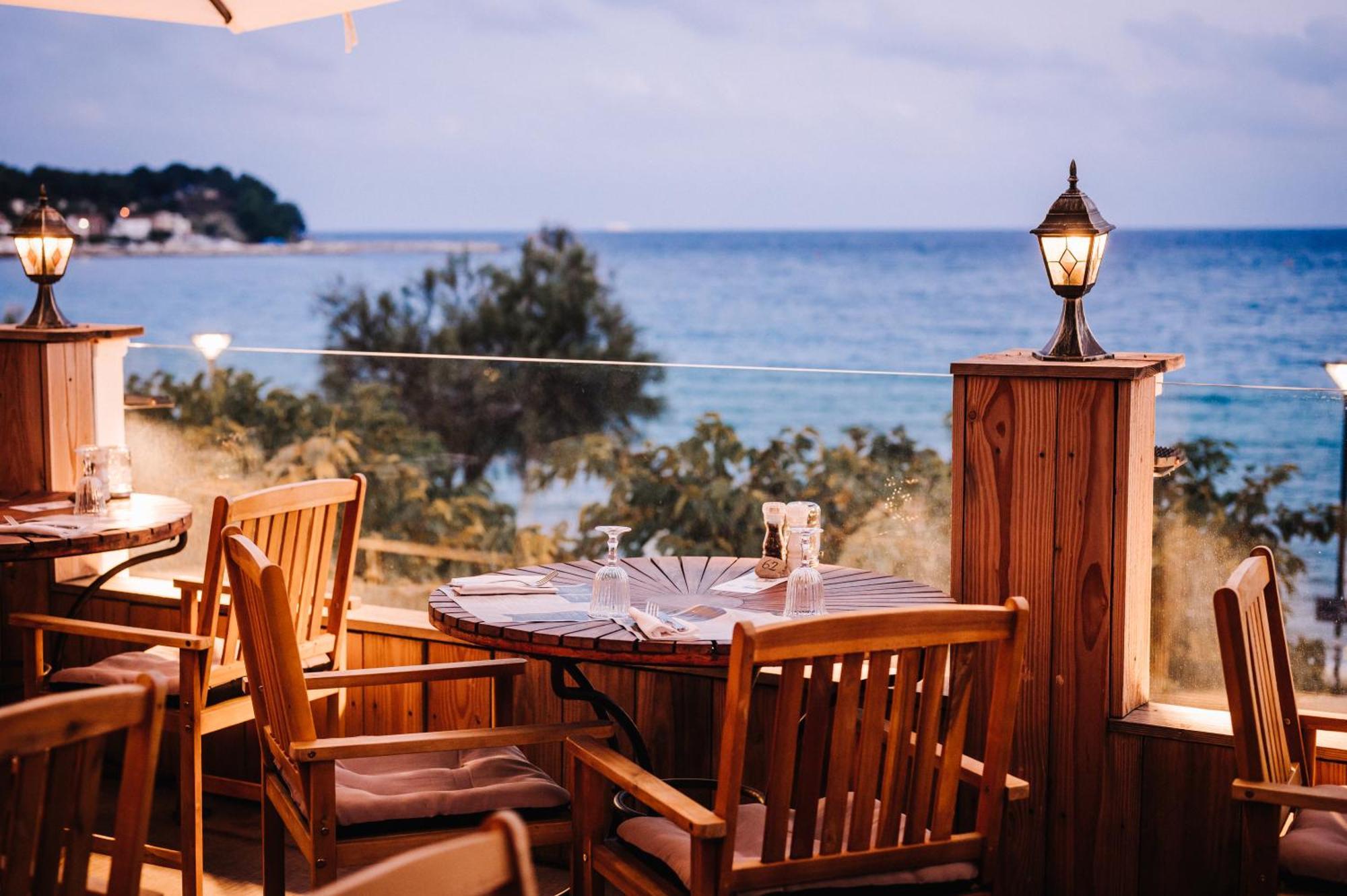 Grand Hotel Des Sablettes Plage, Curio Collection By Hilton La Seyne-sur-Mer Εξωτερικό φωτογραφία
